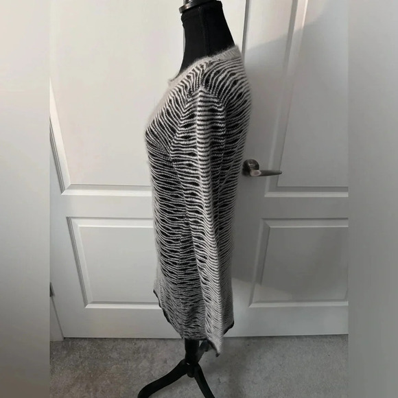 Soft Grey Long Sweater | Size M (approx) - Picture 4 of 8